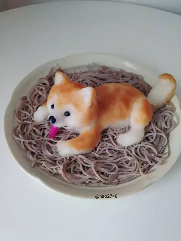 食べるのをためらっちゃう…　そばの上に鎮座したのは？「どちらもかわいい」　