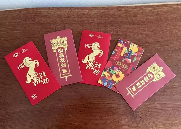 エレベーター内で『赤い封筒』を渡された小学生　中身に「え、マジか」