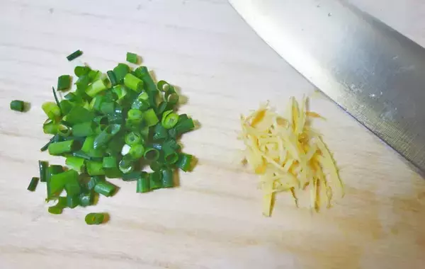 その手があったか！大根をピーラーでひらひらにして…　家族が喜ぶ一品が完成【大根レシピ】