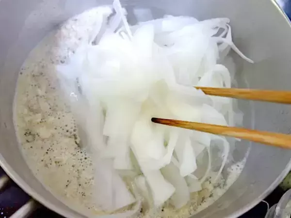 その手があったか！大根をピーラーでひらひらにして…　家族が喜ぶ一品が完成【大根レシピ】