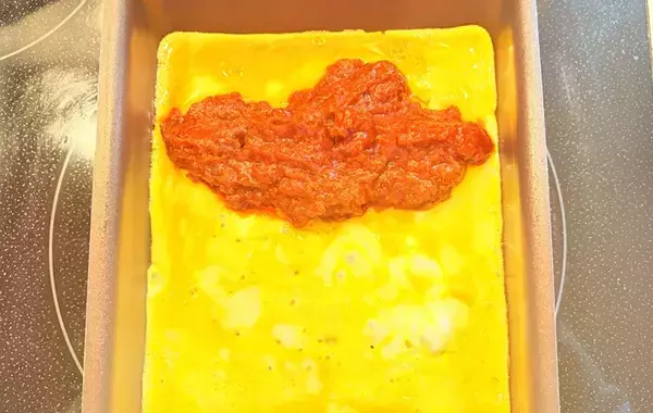 切った瞬間とろ～り！　余り物で作った玉子焼きに「子供たちが奪い合いになった」