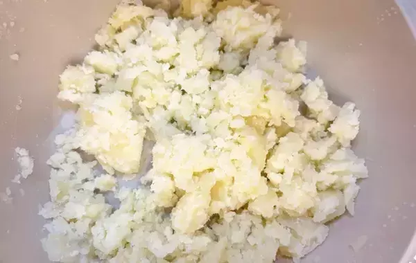 子供が「なんか出てきた！」と叫んだ　ハンバーグから出てきたのは…？