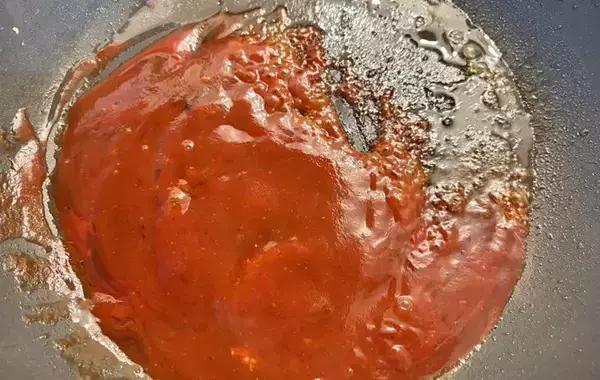 子供が「なんか出てきた！」と叫んだ　ハンバーグから出てきたのは…？