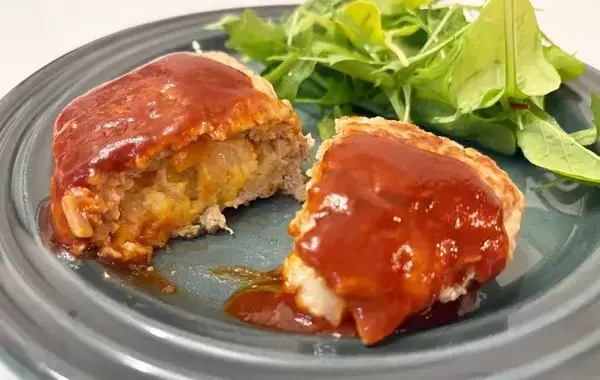 子供が「なんか出てきた！」と叫んだ　ハンバーグから出てきたのは…？