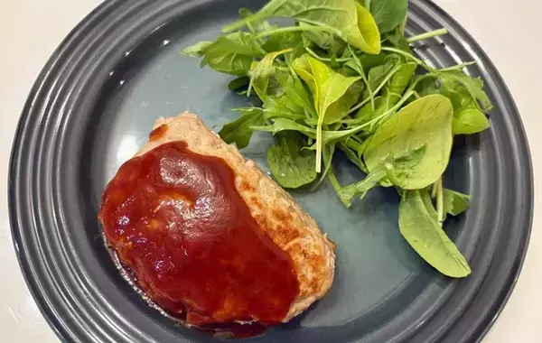 子供が「なんか出てきた！」と叫んだ　ハンバーグから出てきたのは…？