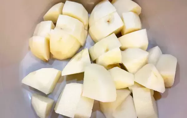 子供が「なんか出てきた！」と叫んだ　ハンバーグから出てきたのは…？