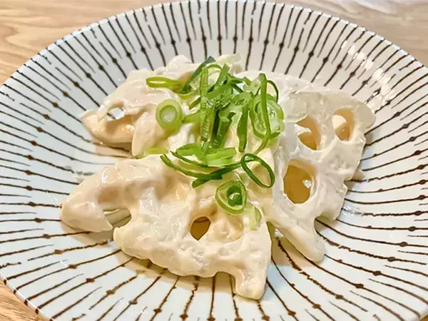 ゆでたレンコンと和えたのは…？　意外な食べ方に「夫の箸が止まらない」