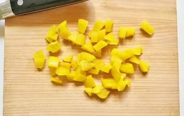 キュウリやハムの代わりに…その発想はなかった！　斬新なポテサラに「食感が最高」