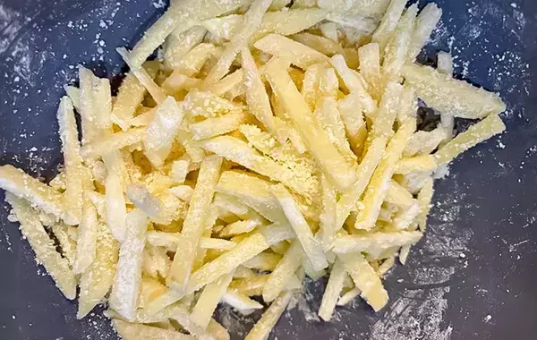 家族が「何これ」とひと言　鶏むね肉にまぶしたのは…「天才か」「食べた子供が大喜び」