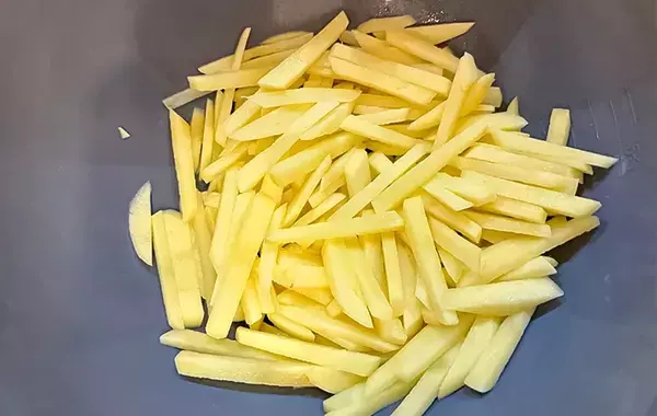 家族が「何これ」とひと言　鶏むね肉にまぶしたのは…「天才か」「食べた子供が大喜び」