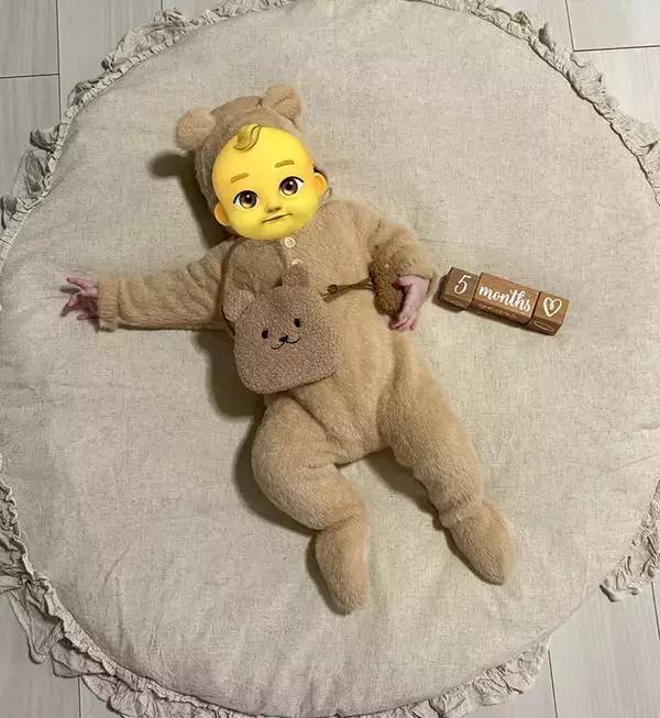 赤ちゃんの記念写真　肝心の主役が不在の1枚に「声を出して笑った」「これも思い出ですね」