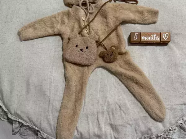 赤ちゃんの記念写真　肝心の主役が不在の1枚に「声を出して笑った」「これも思い出ですね」