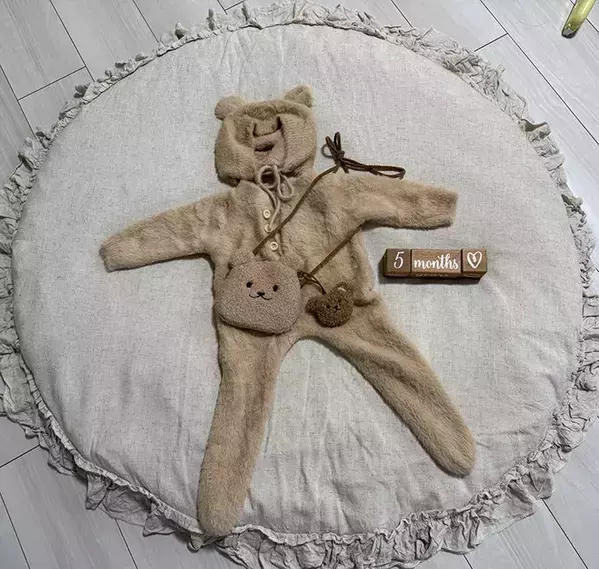 赤ちゃんの記念写真　肝心の主役が不在の1枚に「声を出して笑った」「これも思い出ですね」