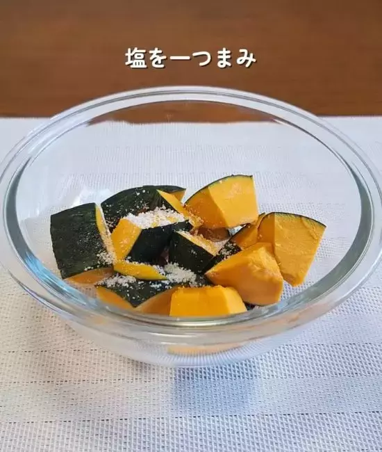 カボチャに『菜箸』を刺すと？　包丁を入れた瞬間に「ウソみたい」「声出た」