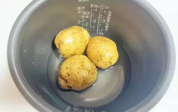 もう鍋でゆでるのやめた　ほくほくの『じゃがバター』に「こんな簡単に作れるなんて」