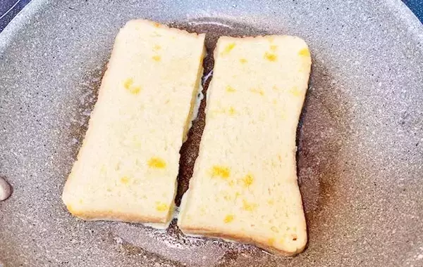 家にあるものを挟むだけ！　フレンチトーストの具材に「大満足！」「家族に好評」