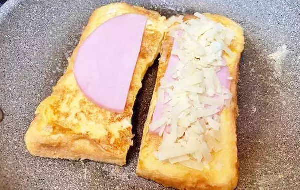 家にあるものを挟むだけ！　フレンチトーストの具材に「大満足！」「家族に好評」