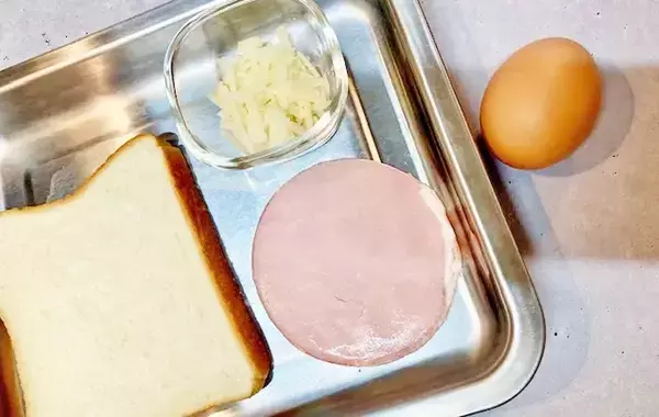 家にあるものを挟むだけ！　フレンチトーストの具材に「大満足！」「家族に好評」