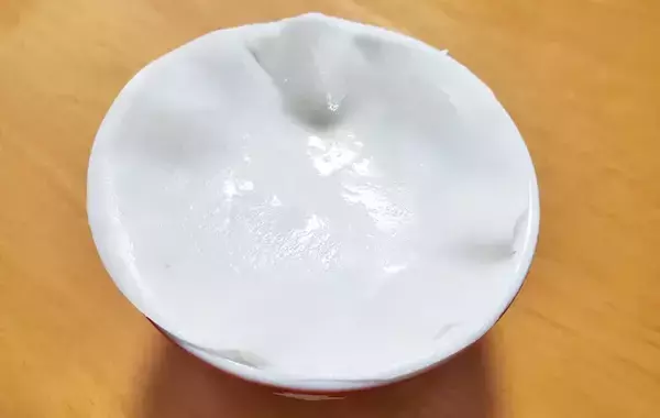 余ったシチューに餃子の皮を被せて…　あっという間に完成する一品に、食べた夫が絶賛