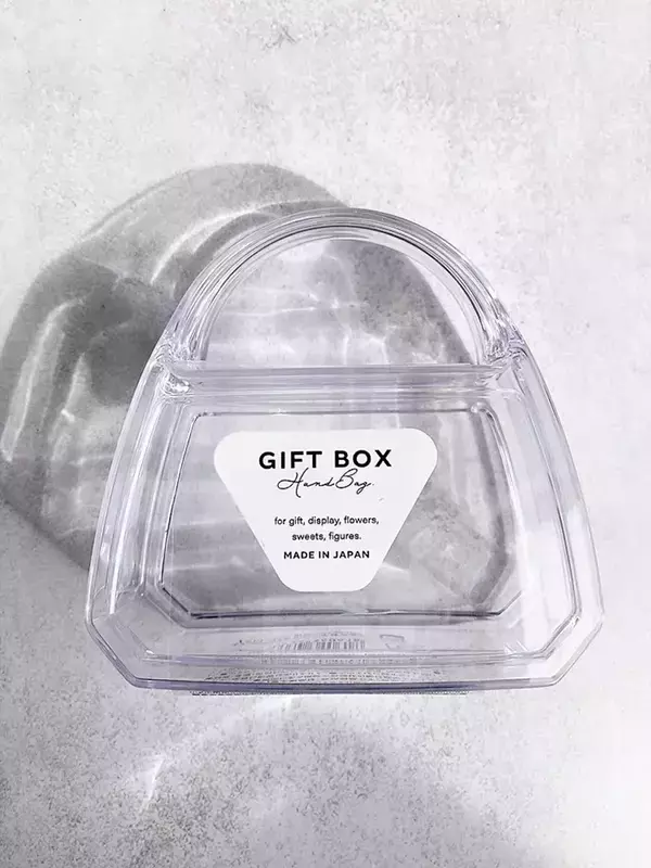 100均のケースに、花を描くと？　完成写真に「高級感がすごい」「ものすごいお宝に見える」