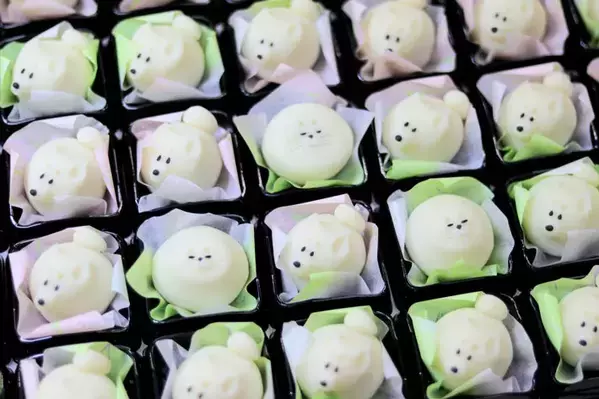 注文を受け『柴犬の練り切り』を作った和菓子職人　混じっていたのは？「違和感ない」「かわいい」