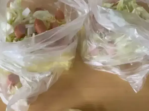 焼きそば麺は具材と一緒に冷凍して！　驚きの裏技に「コレは助かる」「なるほど」