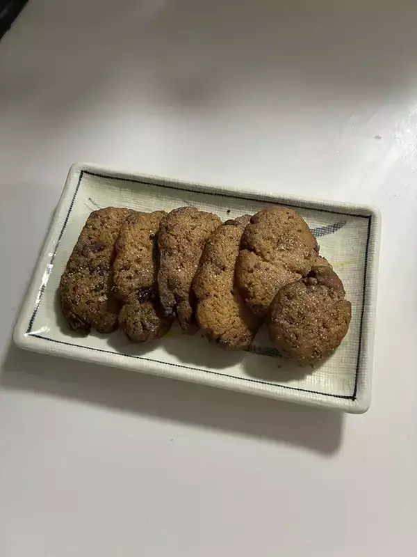 「もうそれにしか見えない」　作ったクッキーに騙されたワケ「笑った」「皿のせいすぎ」