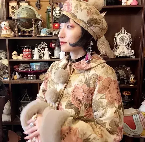 しまむらで購入した服　着たら『貴族みたい』になって…「え、すご！？」「なんてゴージャス」