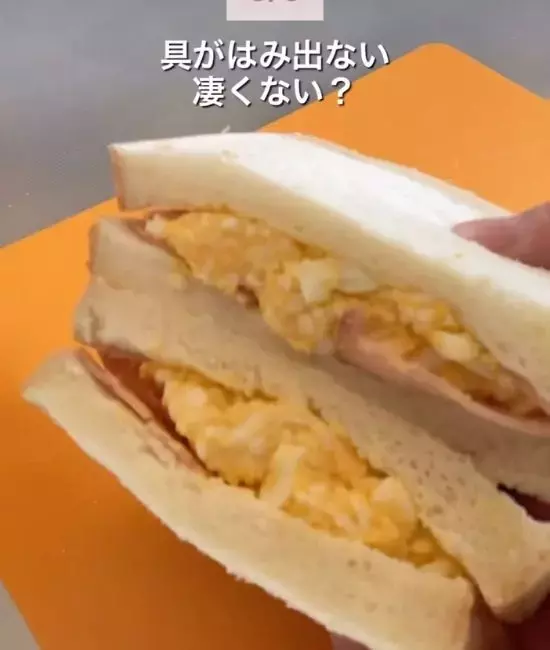 カレーを美しく盛りつける裏技！　お玉の使い方に「たったそれだけで？」