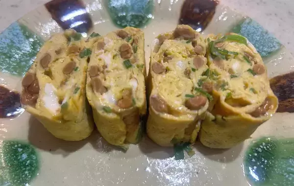 卵に1パック入れたのは？　できたものに「割とアリかも」「家族も大絶賛」