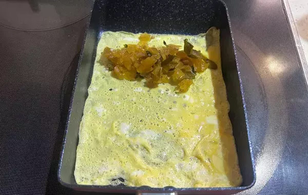 夫の茶碗がすぐ空っぽ！　ご飯が進む玉子焼きに『大さじ1杯』入れたのは…