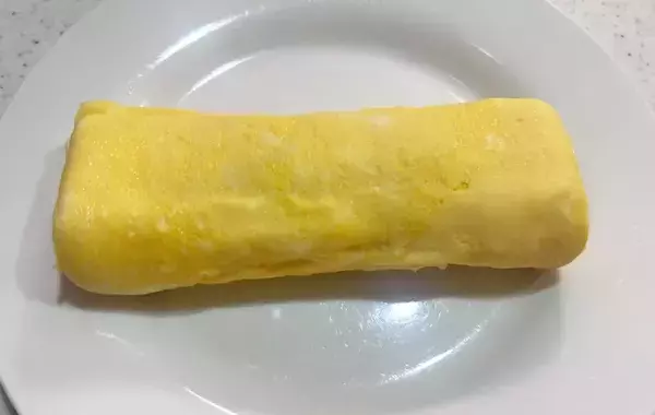 夫の茶碗がすぐ空っぽ！　ご飯が進む玉子焼きに『大さじ1杯』入れたのは…