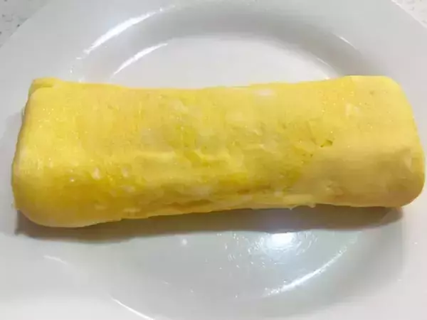 夫の茶碗がすぐ空っぽ！　ご飯が進む玉子焼きに『大さじ1杯』入れたのは…