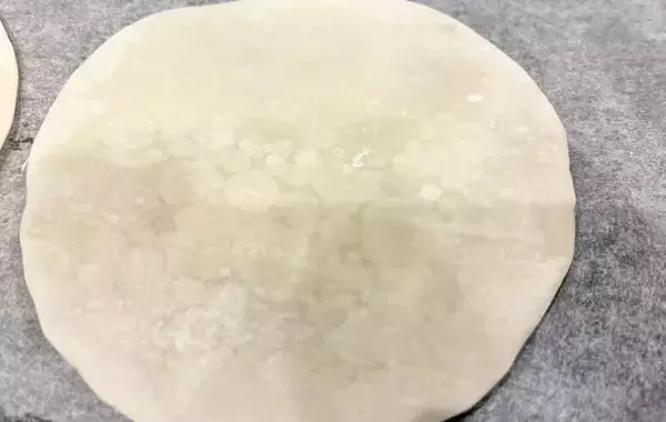 餃子の皮に材料2つをのせて？　できたものに「子供が大喜び」「あっという間になくなった」