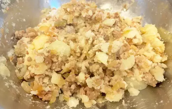 油揚げのまさかの食べ方　裏返して詰めた『中身』に、家族が絶賛！