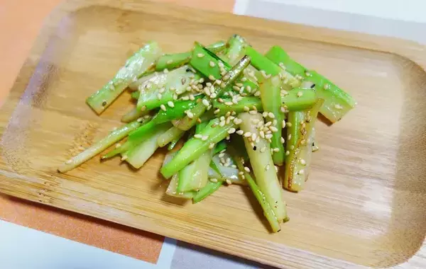 ブロッコリーの茎、捨てないで！　思わぬ食べ方に「夫が感心」「食感いい！」