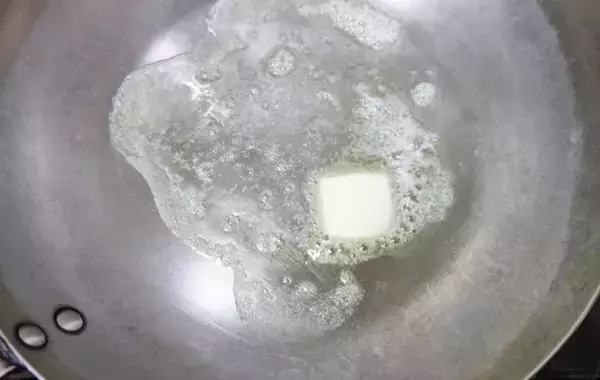 ブロッコリーの茎、捨てないで！　思わぬ食べ方に「夫が感心」「食感いい！」