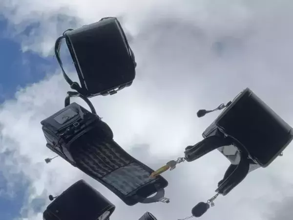 卒業式の日、小6息子が撮った1枚　写った光景に「これが令和の子供か」「なぜか涙が出てきた」