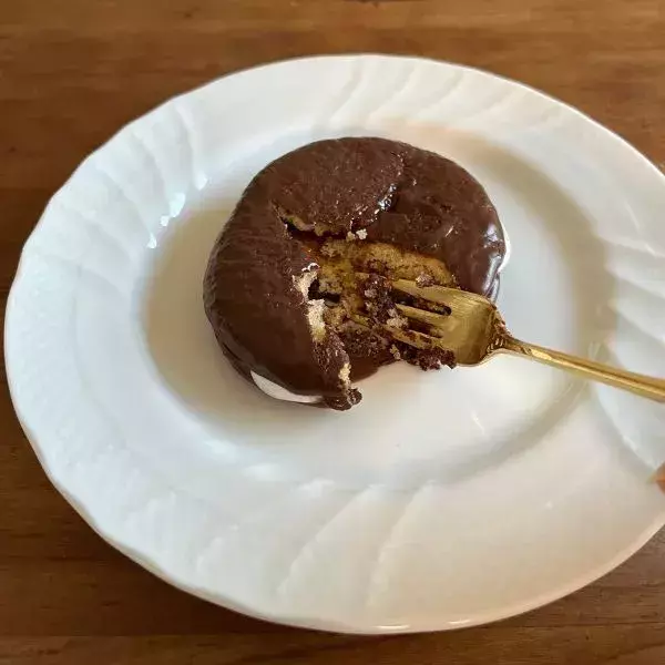 たった『20秒』加熱するだけ！　クラッカーの意外な食べ方に「沼った」「子供も喜ぶ」