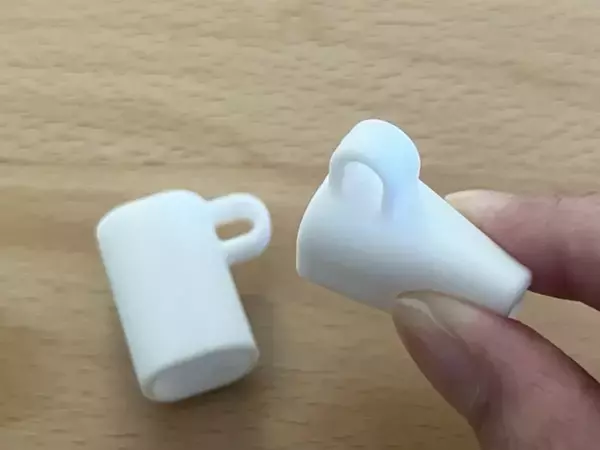 バッグの中で消えるリップ問題　セリアの便利グッズを使ってみたら…想像以上に快適！