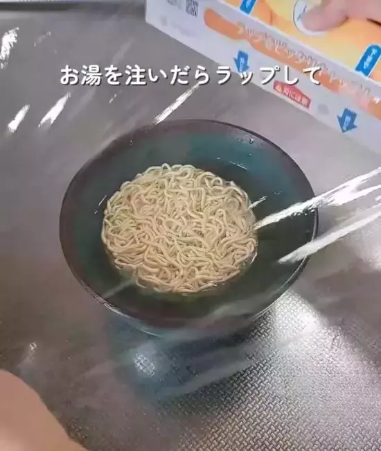 「もう鍋で作りません」　袋麺の調理法に「洗い物が減った」「天才すぎる」