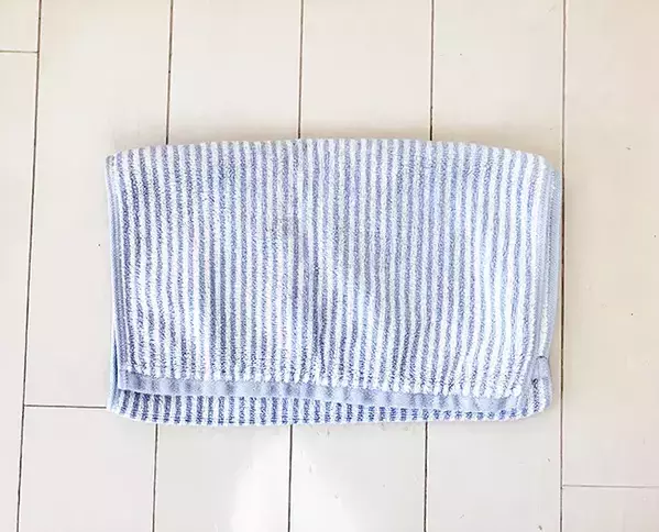 フェイスタオルを細長く折って…　外干し時間短縮テクニックがこちら！