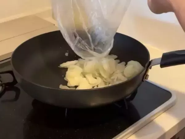 まだじっくり炒めてるの？　飴色タマネギを作るなら…「早く知りたかった」