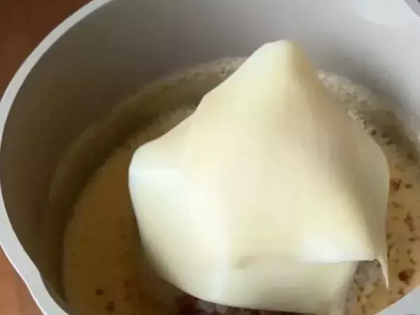 寒い日は『バニラアイス』を鍋へ　完成した熱々料理に「脳がバグる」「天才の発想」