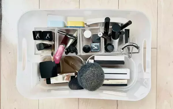 「細長い物をしまう時は…」　収納のプロが使っているアイテムに「その手があったか」