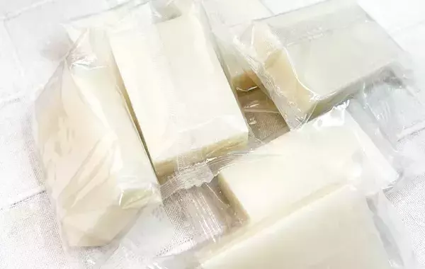 「全然くっつかない」「洗うのラク！」　餅がべたつかずにレンチンする方法