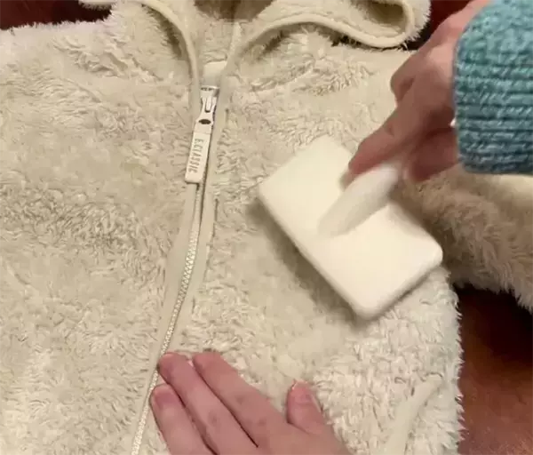 かわいいけどゴワゴワになる　フリースの悩みを解決したのは、100均の…