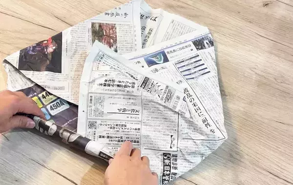 新聞紙、丸めるのではなく…？　 自衛隊が教える、靴を効率よく乾かす方法