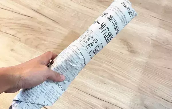 新聞紙、丸めるのではなく…？　 自衛隊が教える、靴を効率よく乾かす方法