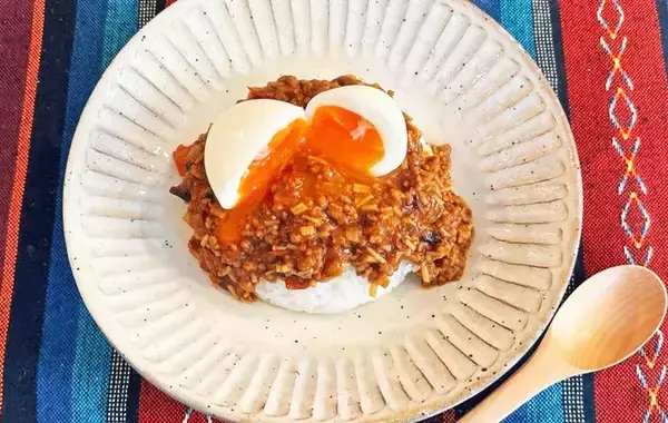 カレーの鍋、洗いたくない！　ハウス食品のアイデアに「なんて時短」「コクも出た」